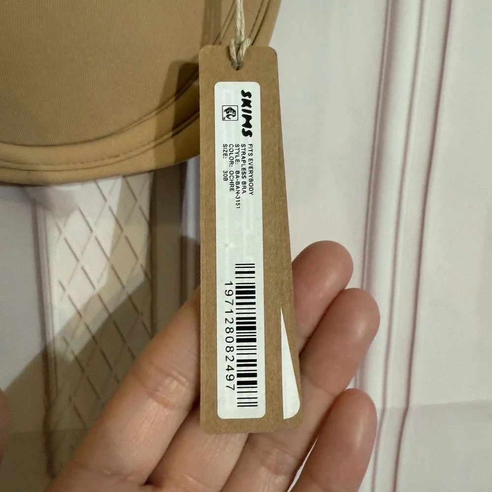 Skims Fits Everybody Strapless Bra In Ochre Size 30B Can Fit 32A NWT $54 - Picture 2 of 6